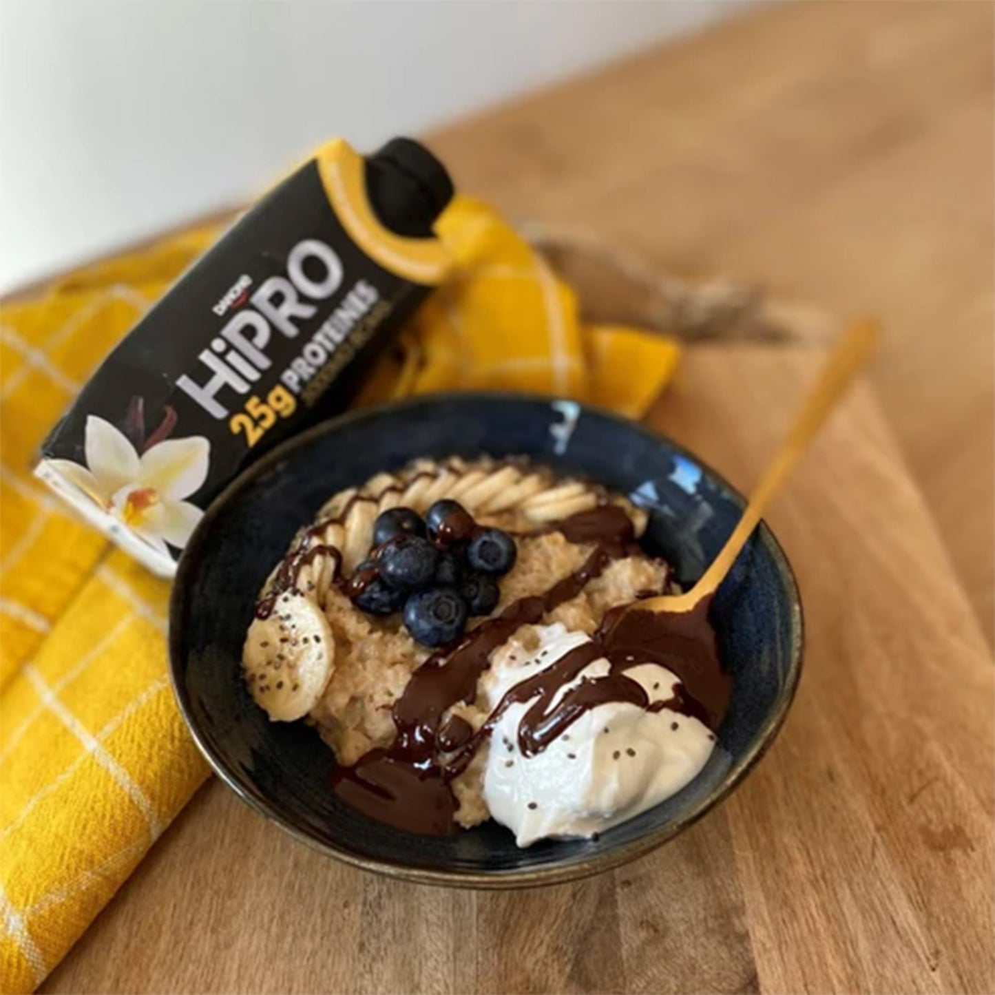 Danone - HiPRO Proteïne drank - Eiwitshake - Lactosevrij - 0% Vet - 8 x 33 cl Chocolade + 8 x 33 cl Vanille + Drinkfles Gratis - Voordeelverpakking
